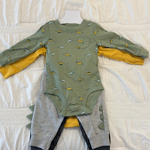 Brand new Baby boys pack of 2 outfits - Picture 2 of 2